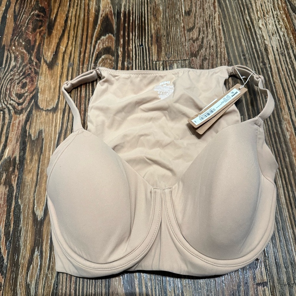 SKIMS NWT FITS EVERYBODY FULL COVERAGE BACK SMOOTHER BRA 32DD Clay
